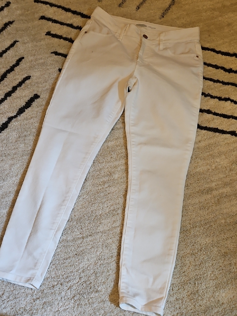 Old Navy White Super Skinny Ankle Jeans
